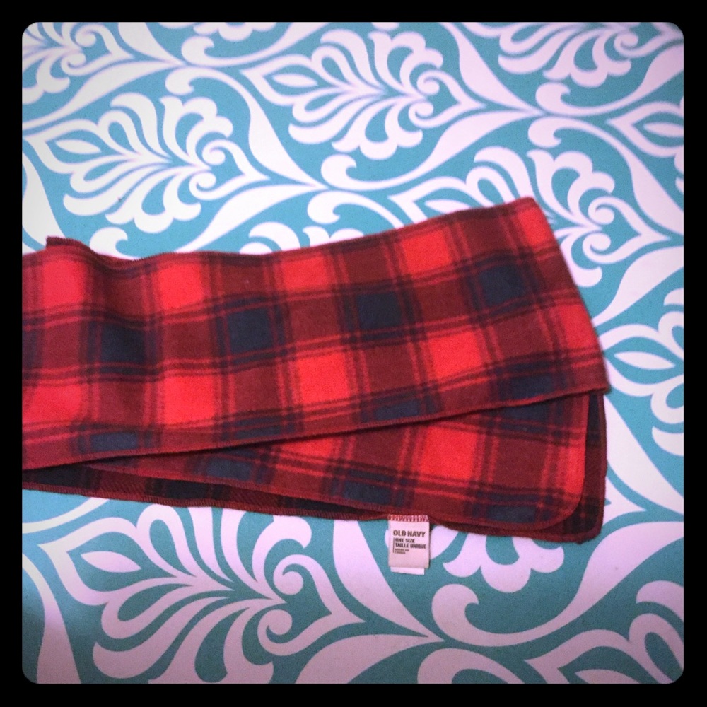 Old navy plaid scarf
